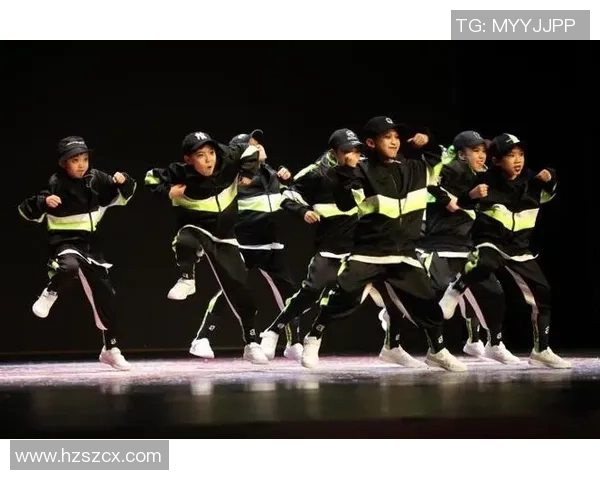 深圳街舞队技术水平引发热议舞者之间的风格与技巧之争 深圳街舞队技术水平引发热议舞者之间的风格与技巧之争