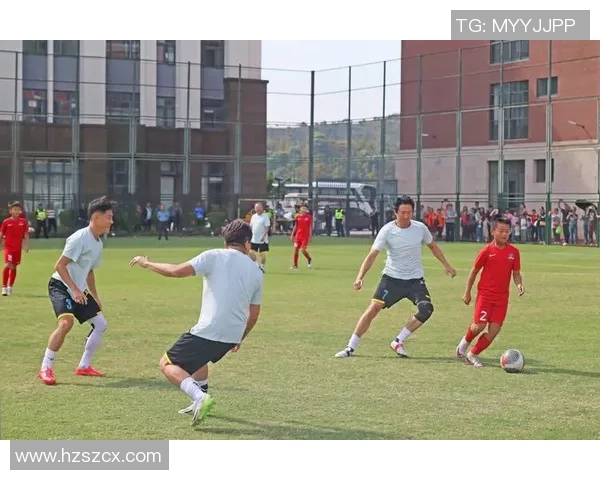 足球明星温情瞬间大合集感受他们的友谊与激情 足球明星温情瞬间大合集感受他们的友谊与激情